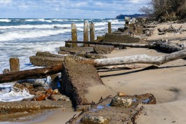 «Природа работает против нас»: эксперт рассказал, почему пропадает песок с калининградских пляжей
