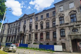 «Спрятанное барокко»: как дожидается ремонта старинное здание банка на улице Тюленина в Калининграде