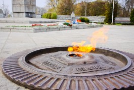 СК завёл уголовное дело на туристов из-за осквернения Вечного огня в Калининграде