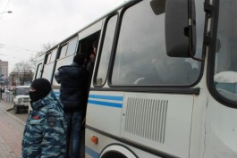 Полиция задержала на Центральном рынке в Калининграде 10 мигрантов-нарушителей (фото)